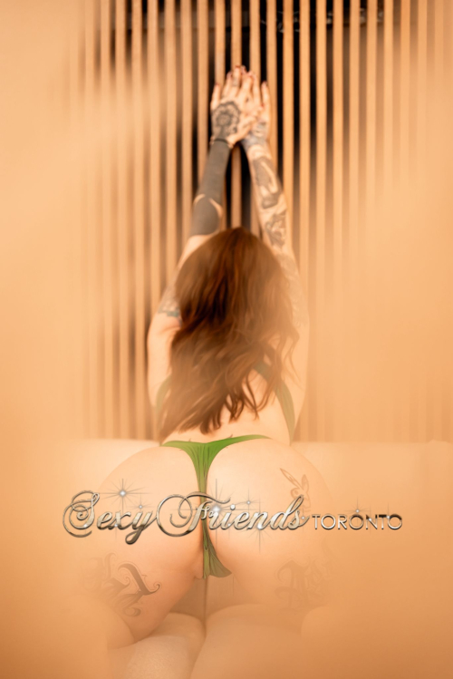 toronto-escort-DAISY DUKES